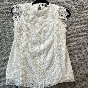 Embroidered White Sleeveless Top‎